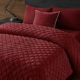 thumbnail image 3 of Pawz Red Full/Queen 90"x92" Soft Corduroy and Microfiber Velvet Quilt, for Adults and Teens, 3 of 10