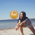 thumbnail image 4 of KAKOWELY 4 pelotas de playa inflables transparentes con lentejuelas para fiestas en la piscina., 4 of 4