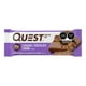 thumbnail image 2 of Barra DE proteína Quest Nutrition sabor a Trozos DE Chocolate Y Caramelo Caja con 12, 2 of 6