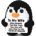 thumbnail image 1 of Regalos hechos a mano a ganchillo, emotivo y divertido pingüino para esposa, 1 of 6