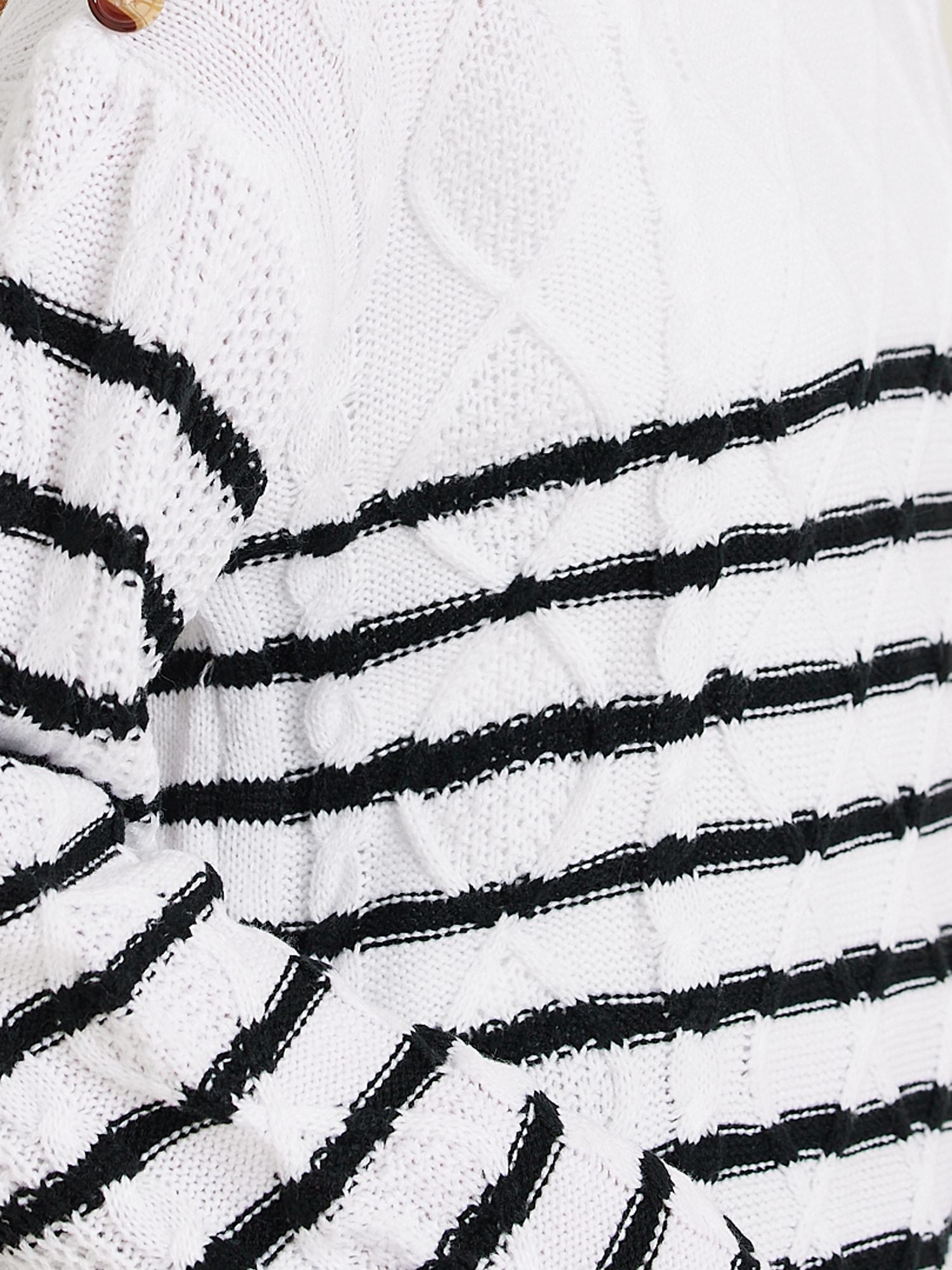DARING DIVA Striped Pullover Crewneck Knitted Sweater S White