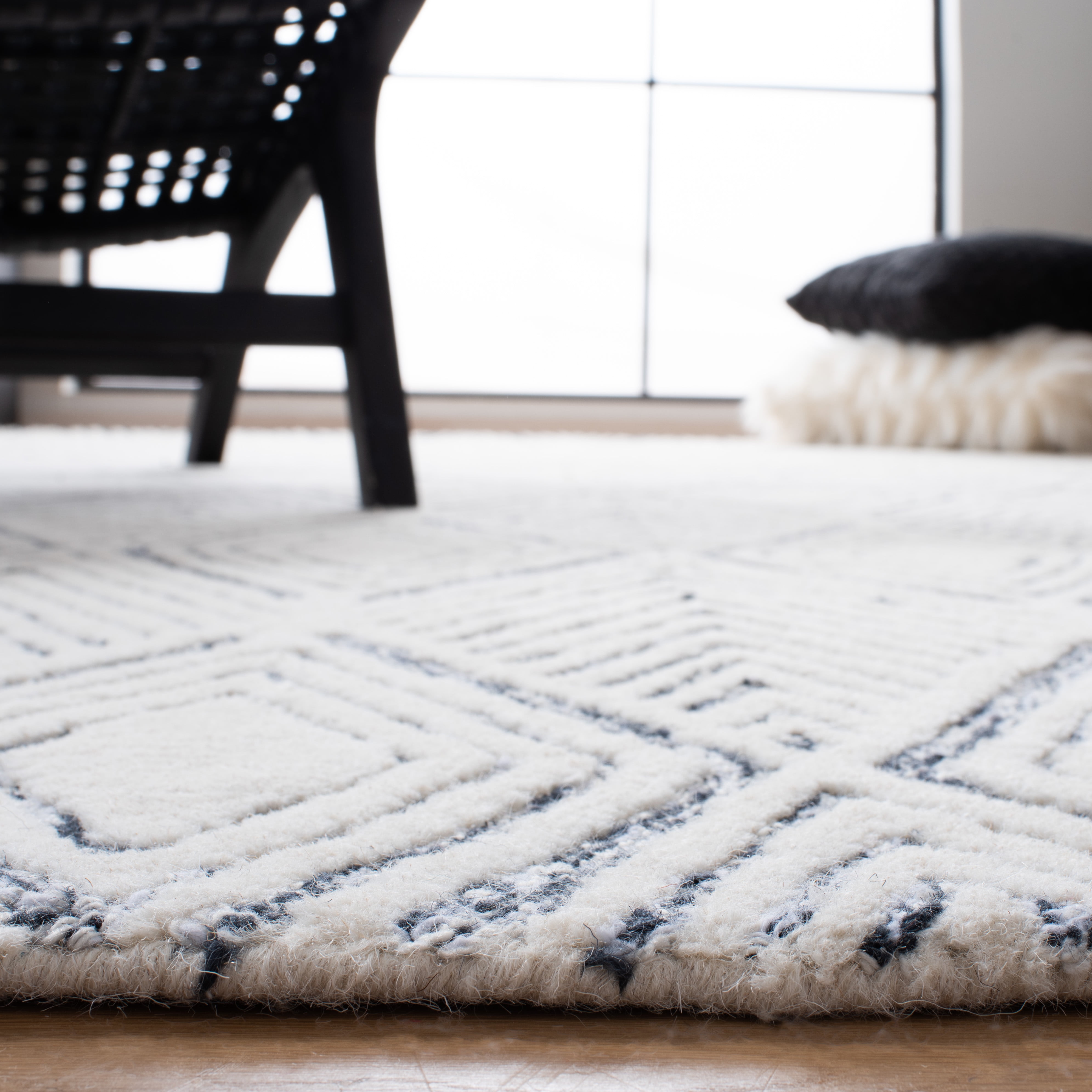 SAFAVIEH Abstract Jeneka Geometric Runner Rug, Ivory/Charcoal, 2'3" x 8'