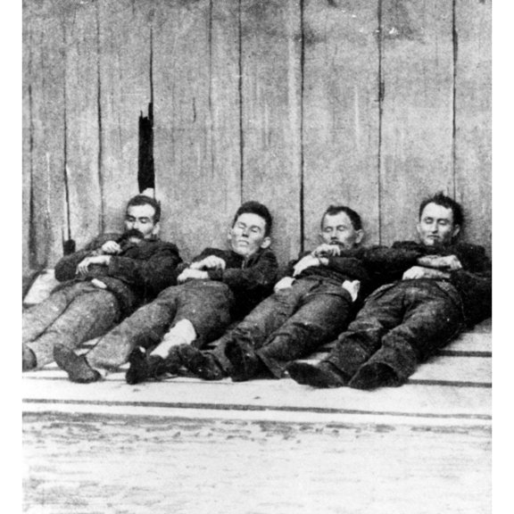 The Dalton Gang After Death History (18 x 24)