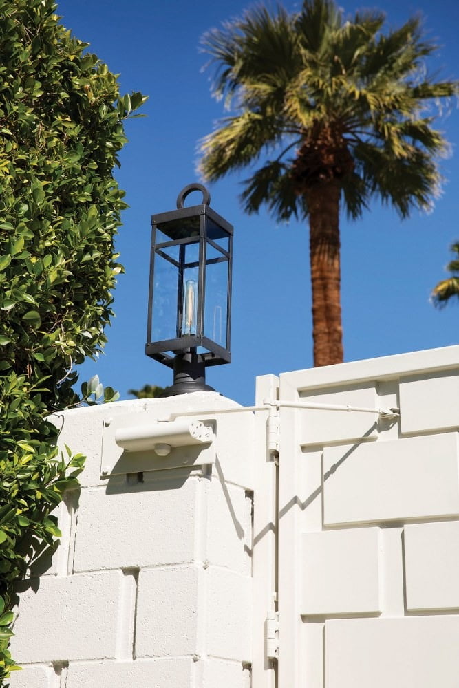 Hinkley Lighting - Porter - 1 Light Medium Outdoor Post or Pier Mount Lantern in