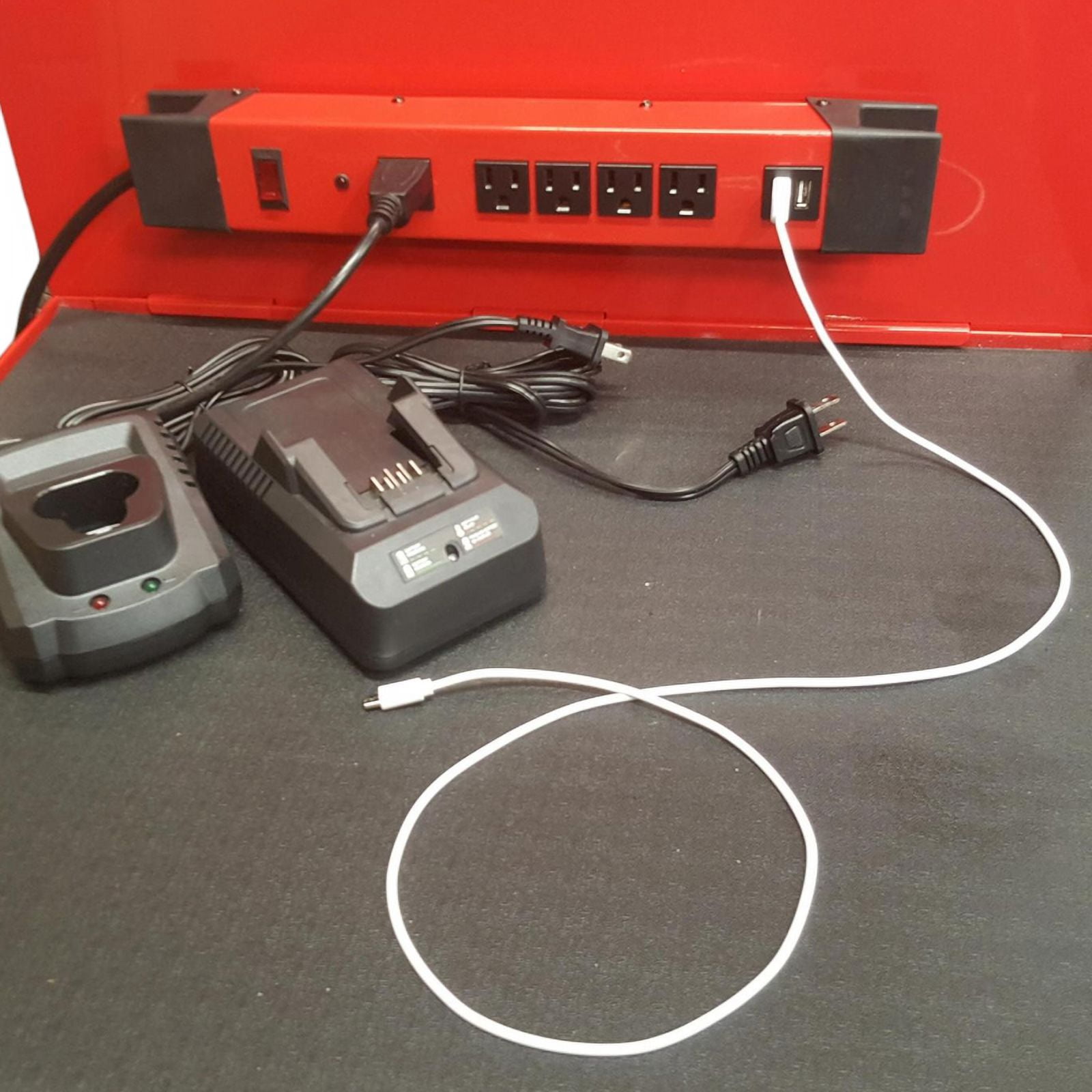Magnetic Power Strip 5 Outlet Heavy Duty Metal Housing with 2 USB Ports U.S. General_Red