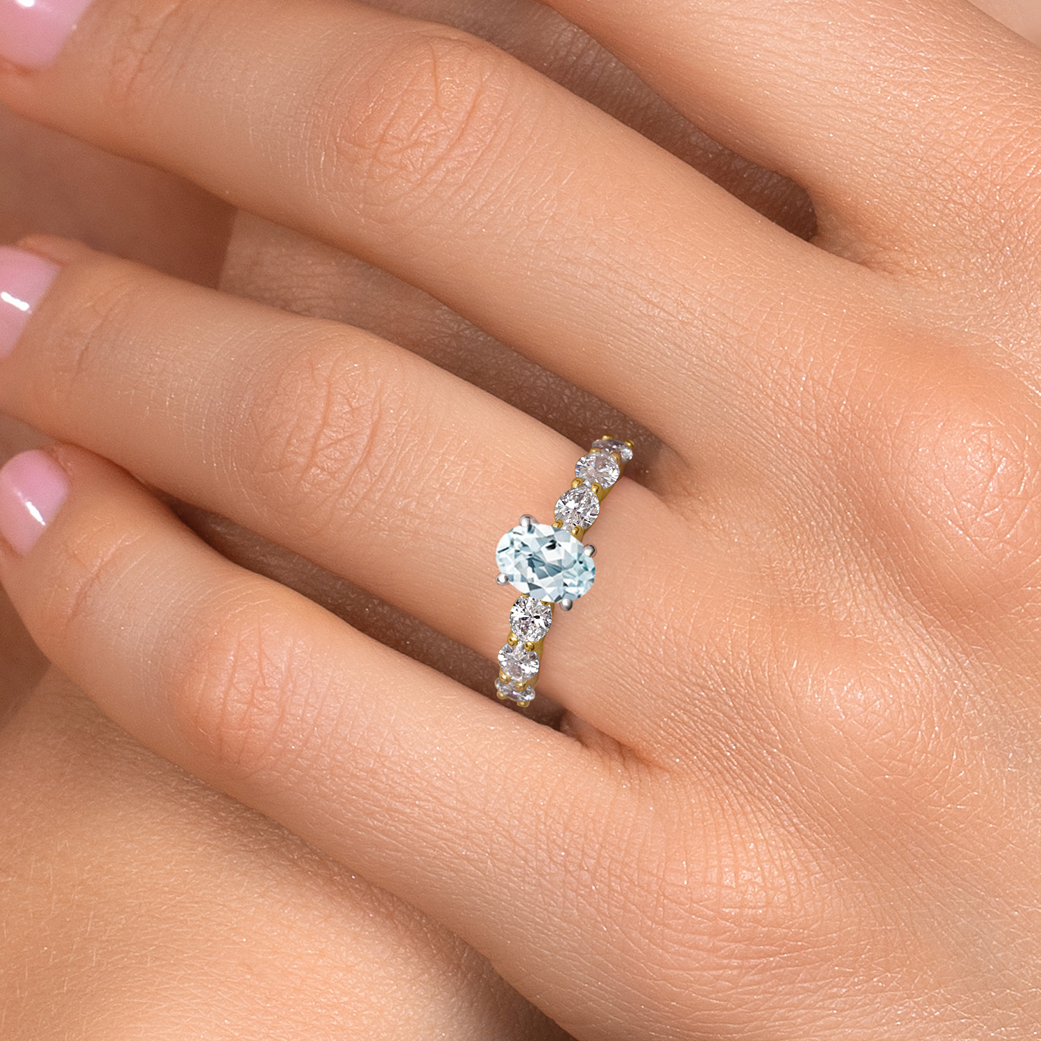 Gem Stone King 14K Two Tone Gold Sky Blue Aquamarine and Lab Grown Diamond Engagement Ring for Women | 1.65 Cttw | Oval 7X5MM | Gemstone March Birthstone | Size 5