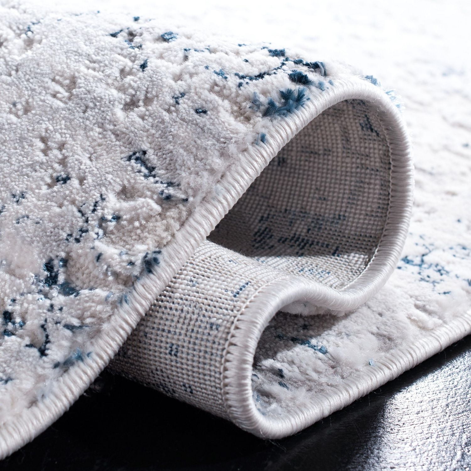 SAFAVIEH Amalfi Cian Abstract Distressed Area Rug