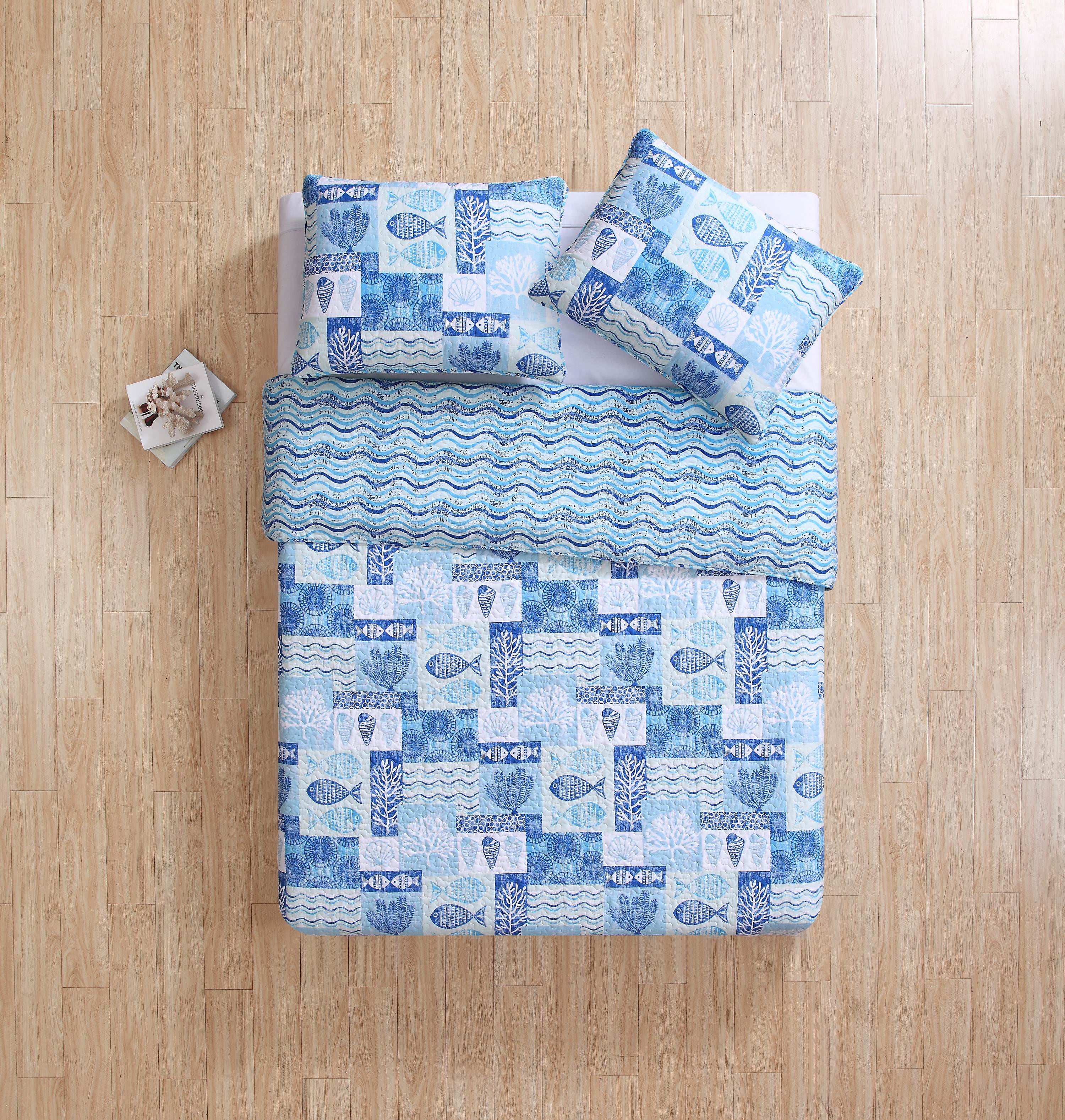 VCNY Home Patchwork Sealife 3-Piece Blue Reversible Quilt Set, Full/Queen, Adult, Unisex