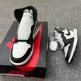 thumbnail image 3 of Air Jordan 1 Retro High OG " Dark Mocha " Zapatos De Baloncesto Deportivos Cojín De Aire, 3 of 3