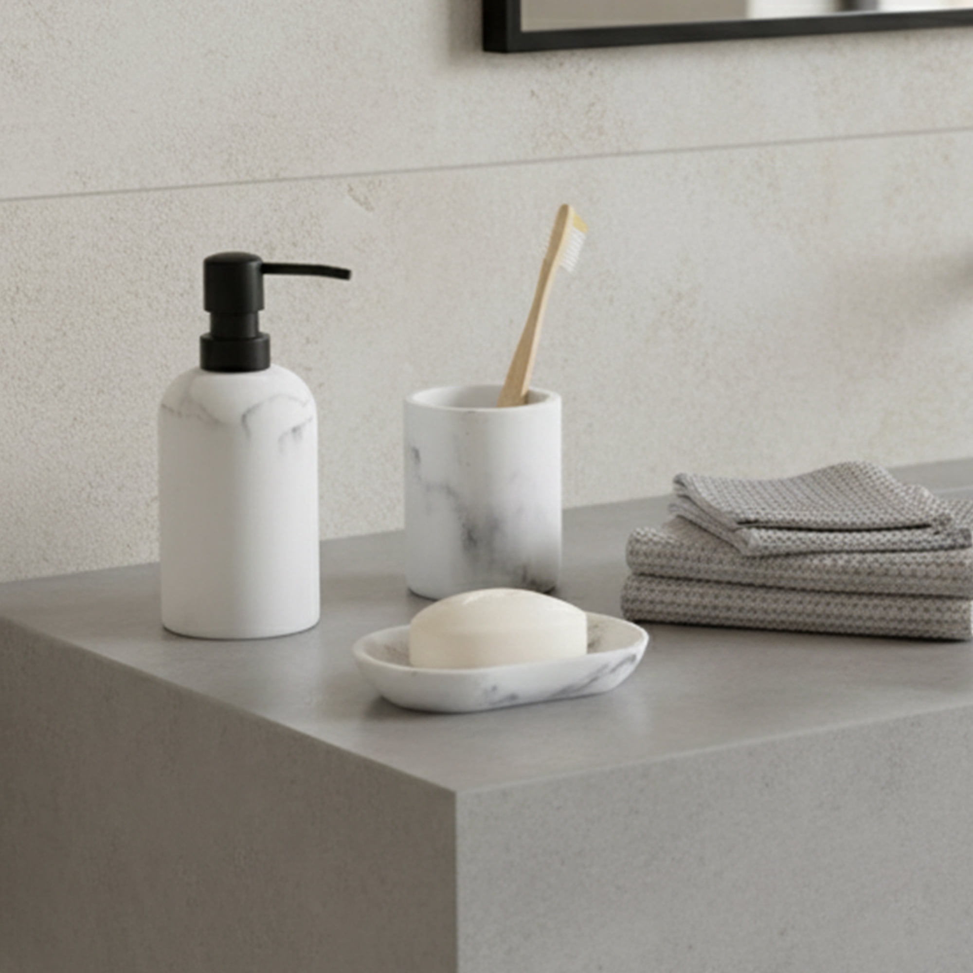 Evideco French Home Goods New Marble Matte 10 oz Commercial Soap & Lotion Dispensers