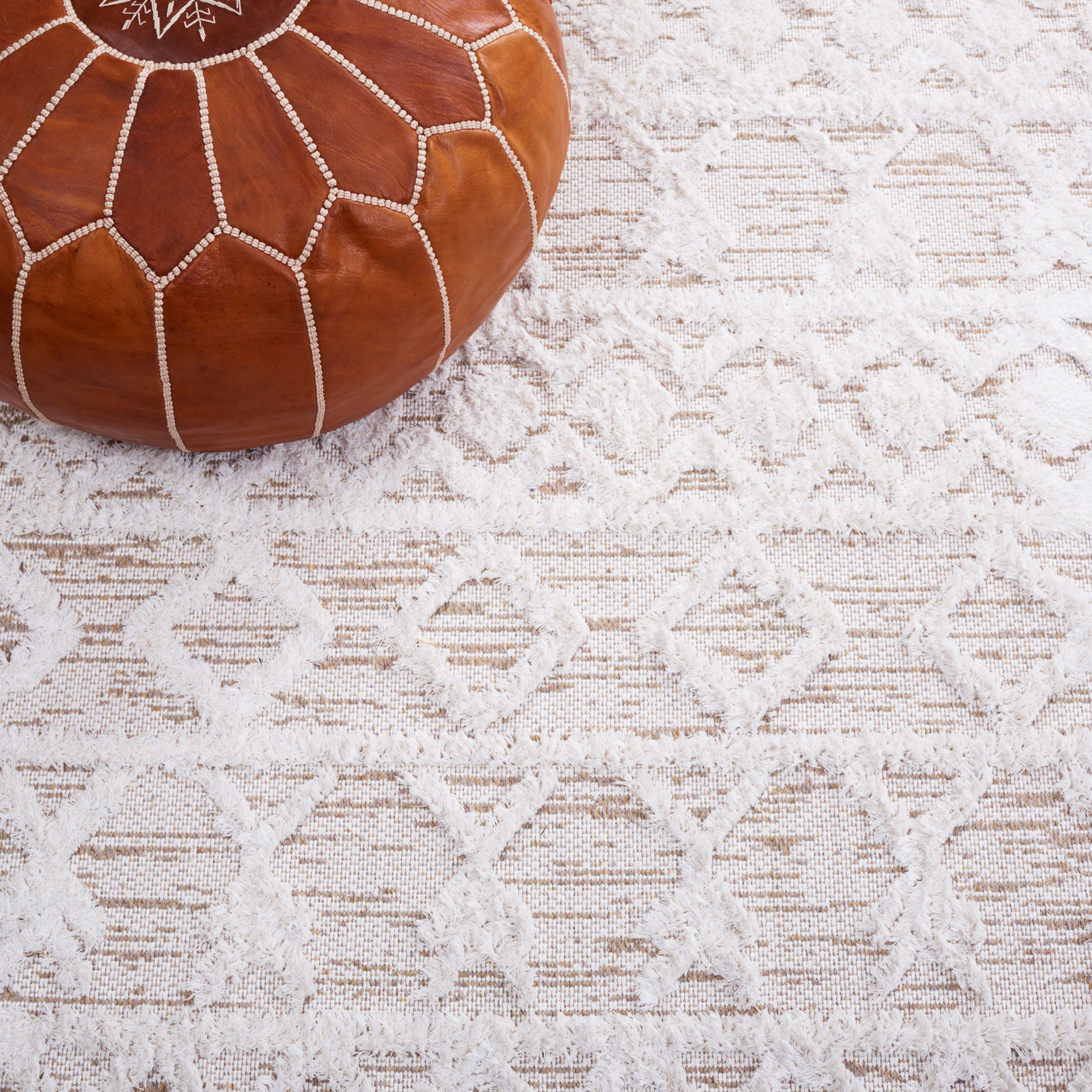 SAFAVIEH Augustine Cromwell Geometric Area Rug, Ivory/Beige, 9' x 12'