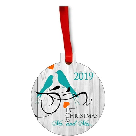 M&s Christmas Trees Ornament Newlyweds 1st Christmas as Mr. and Mrs. 2019 Lovebirds Round Shaped Flat Hardboard Christmas Ornament Tree Decoration - Unique Modern Novelty Tree Décor Favors ()