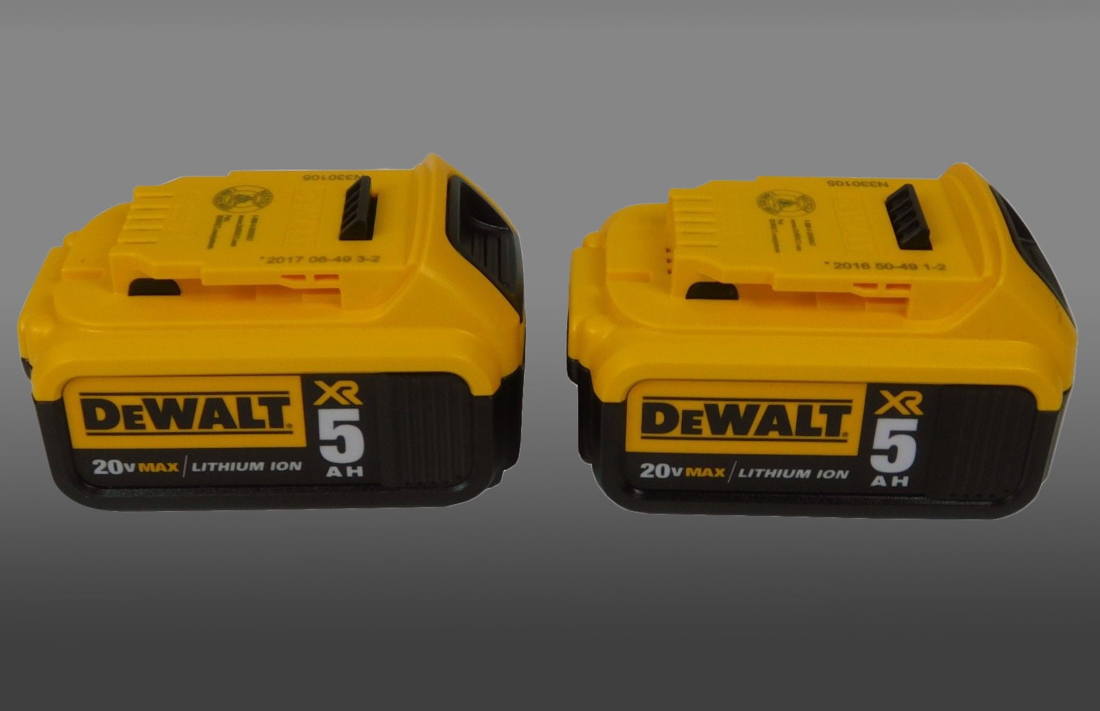 DCB205-2 5.0-Ah 2-Pack DeWaIt 20V Max XR 20V Battery 