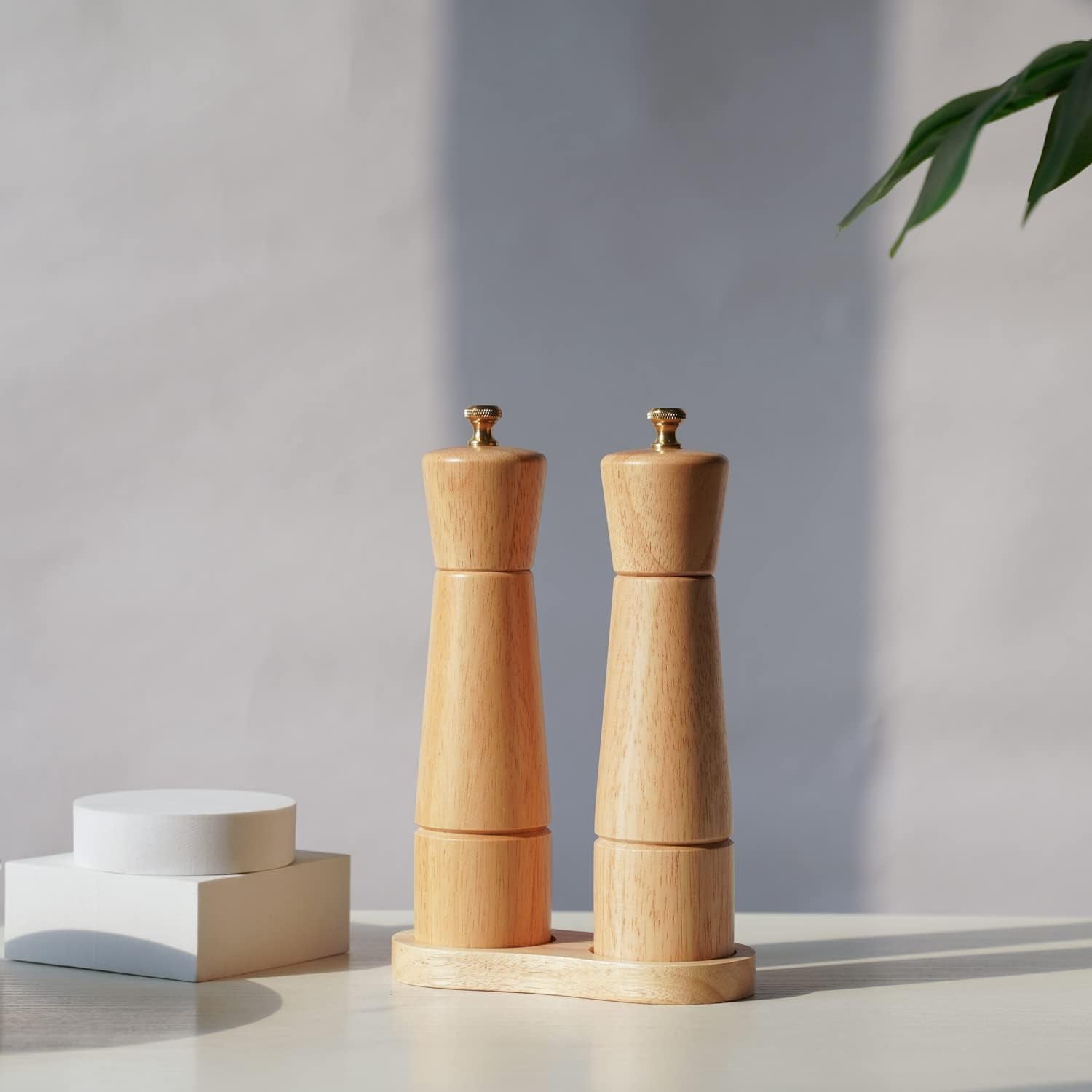 DeroTeno Salt and Pepper Mill Set with Tray, Adjustable Ceramic Grinder Salt Mill, Stainless Steel Grinder Pepper Mill, Rubber Wood, 22 cm / 8 inch Height, Bottom Dia 5.5 cm