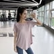 thumbnail image 4 of Camiseta de yoga para mujer, holgada, deportiva, de manga corta, de secado rápido, con tirantes de malla para correr, camiseta de fitness, 4 of 6