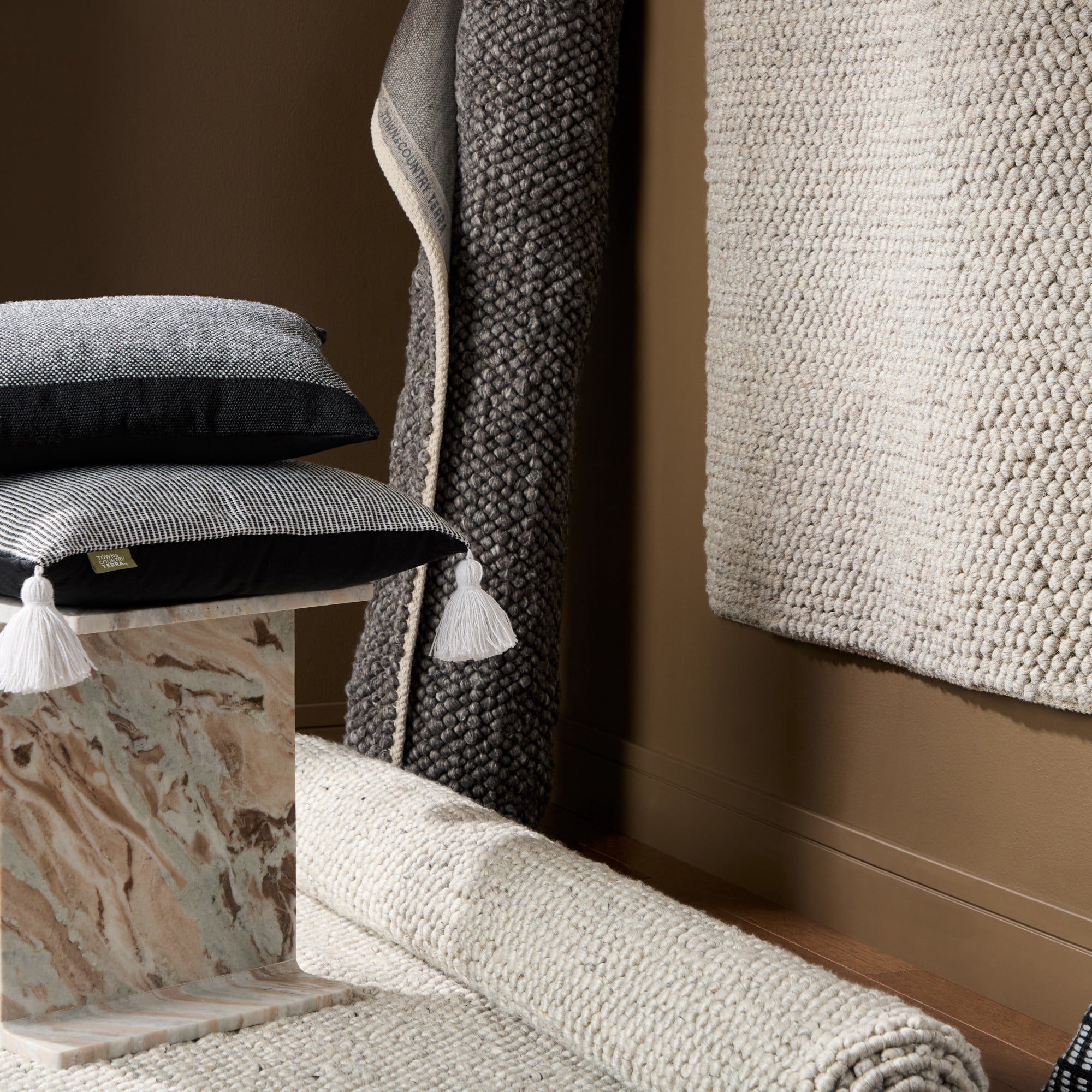 TOWN & COUNTRY TERRA Olea Bubble Texture Handcrafted 100% Wool Area Rug, Grey, 8'x10'