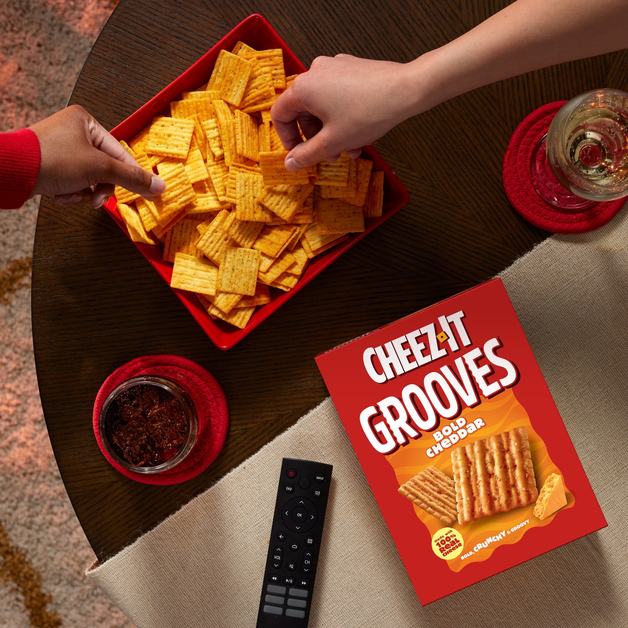 (12 pack) Cheez-It Grooves Bold Cheddar Cheese Crackers, Crunchy Snack Crackers, 9 oz