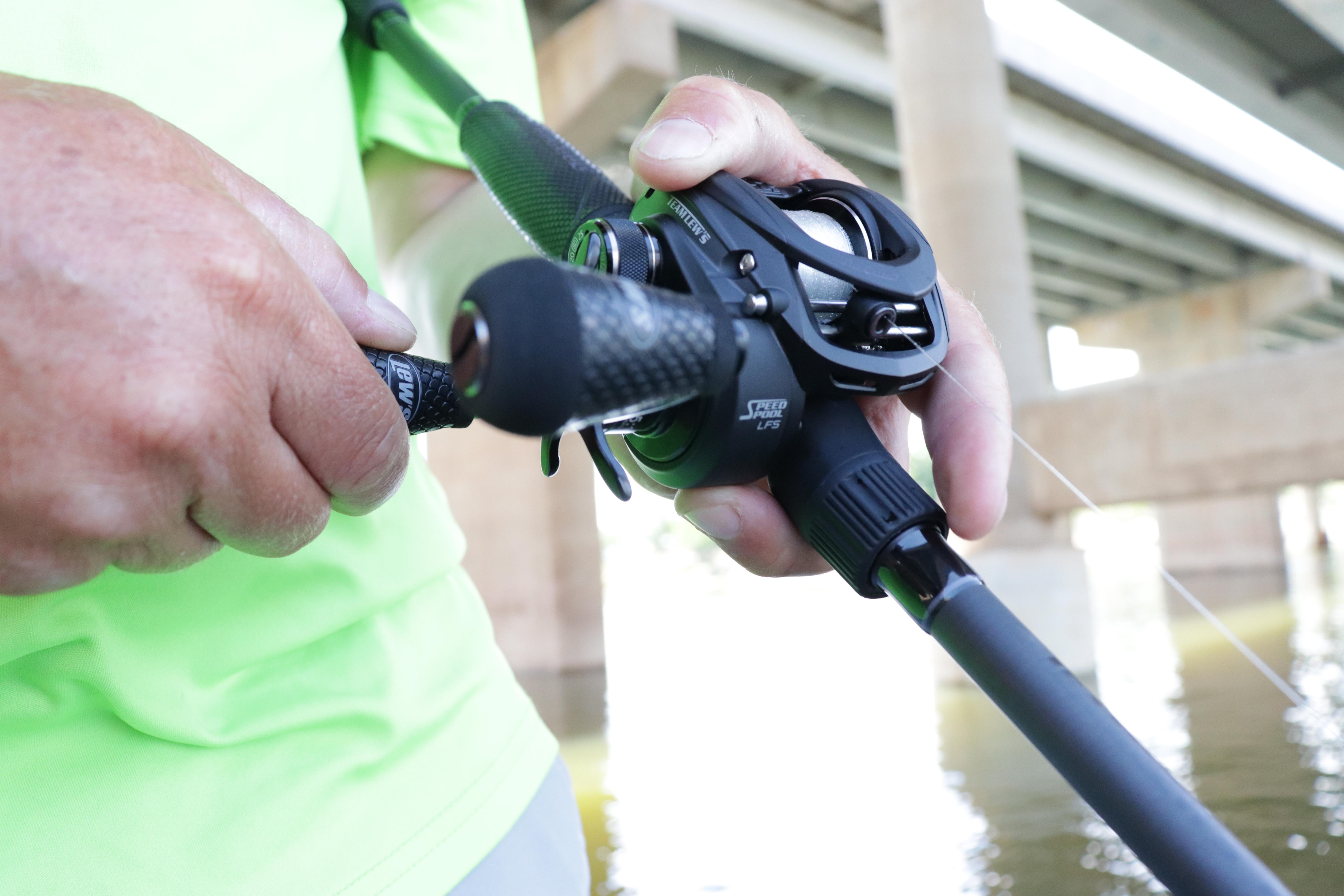 Team Lew's Custom Black Baitcast Combo 7' M Right Hand