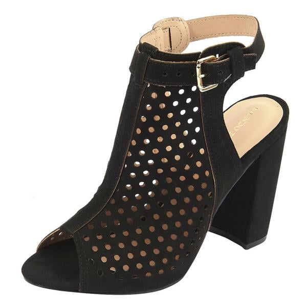 SANDALIA DE TACÓN COLOR NEGRO CON PERFORACIONES Mundo Terra 022628