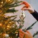 thumbnail image 4 of Caja de regalo de 3 bolas navideñas | Adornos colgantes creativos para árbol de Navidad con pintura a color | Adornos colgantes de bolas navideñas de plástico para fiestas, 4 of 6