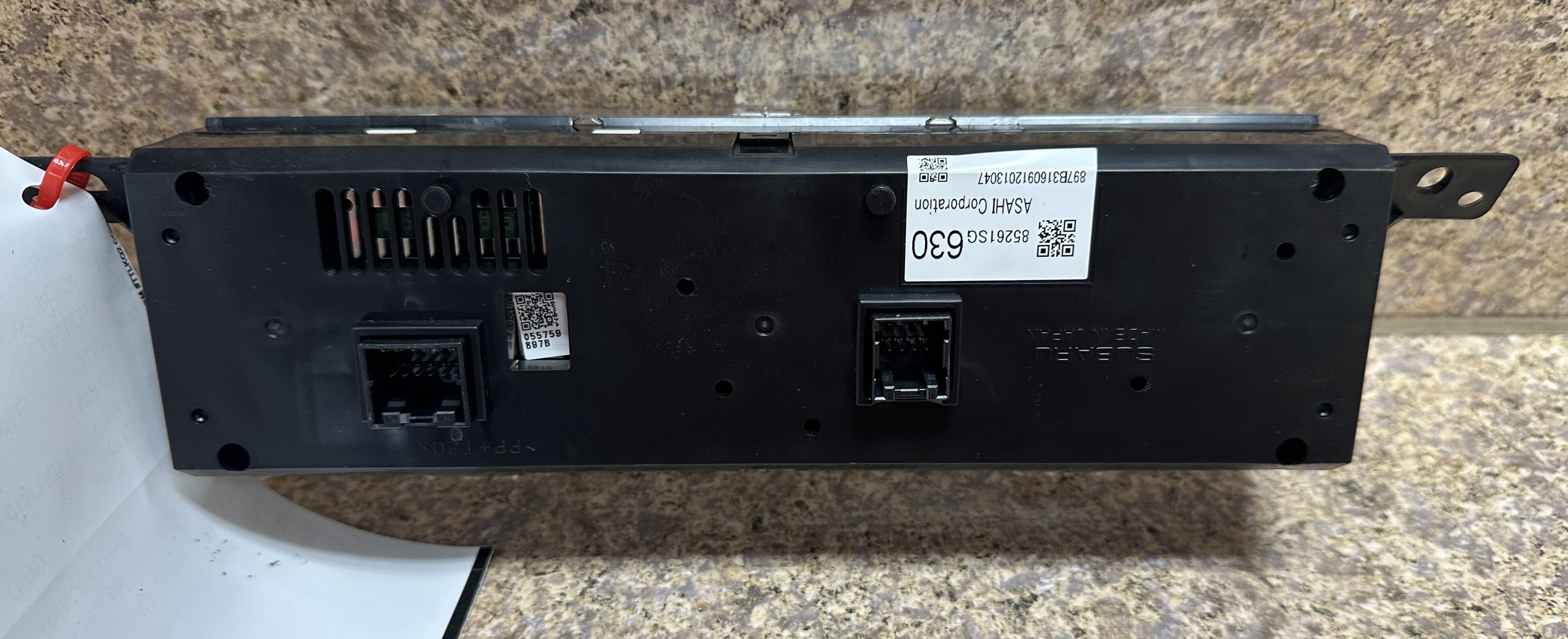 Pre-Owned 17-18 Subaru Forester Information Display Screen w/ Clock & Temperature OEM LKQ - Verify Specific Vehicle Fitment In Description - (Good)