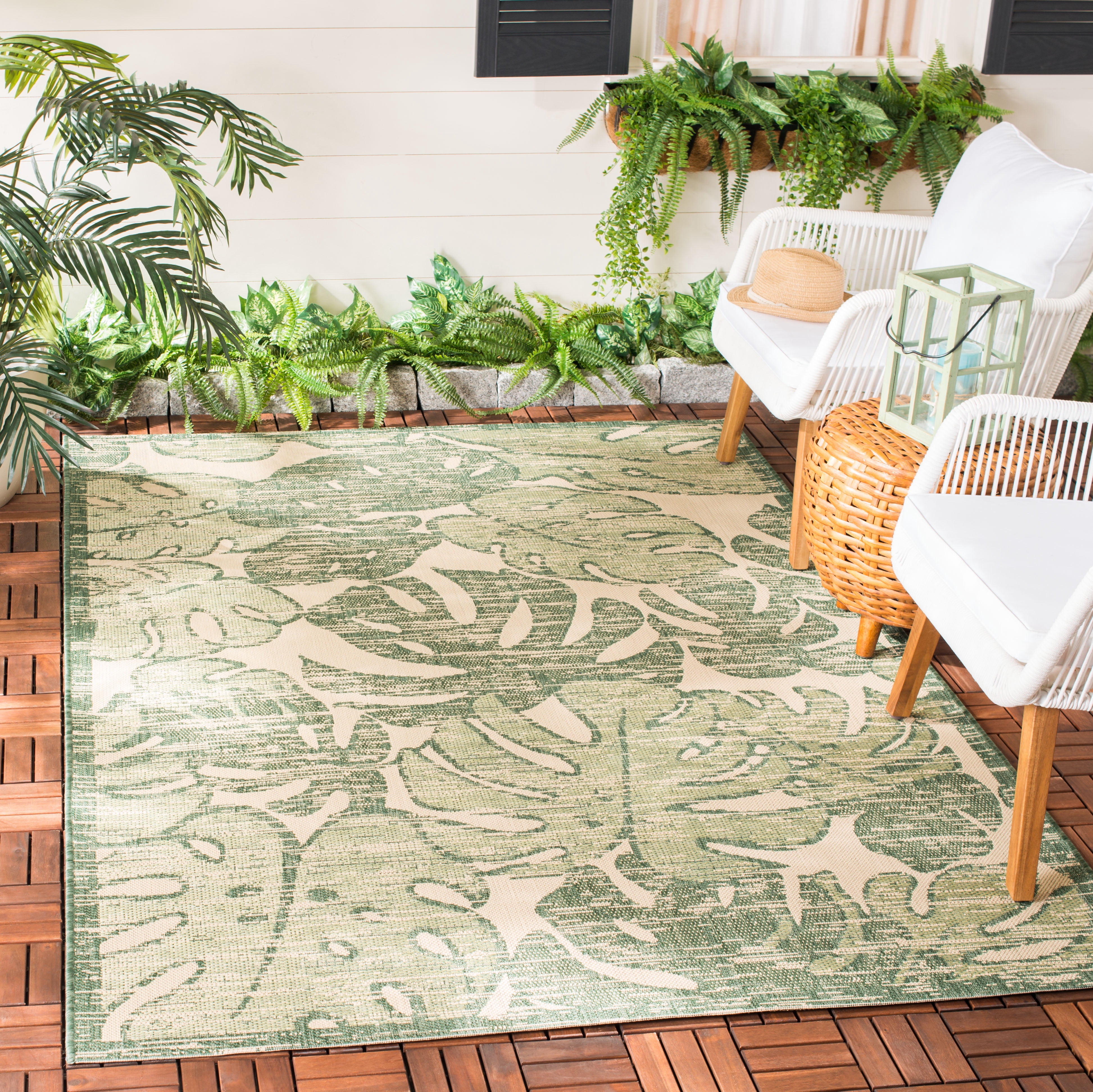 Safavieh Courtyard Ivy Botanical Indoor/Outdoor Area Rug, Beige/Green, 5'3" x 7'7"