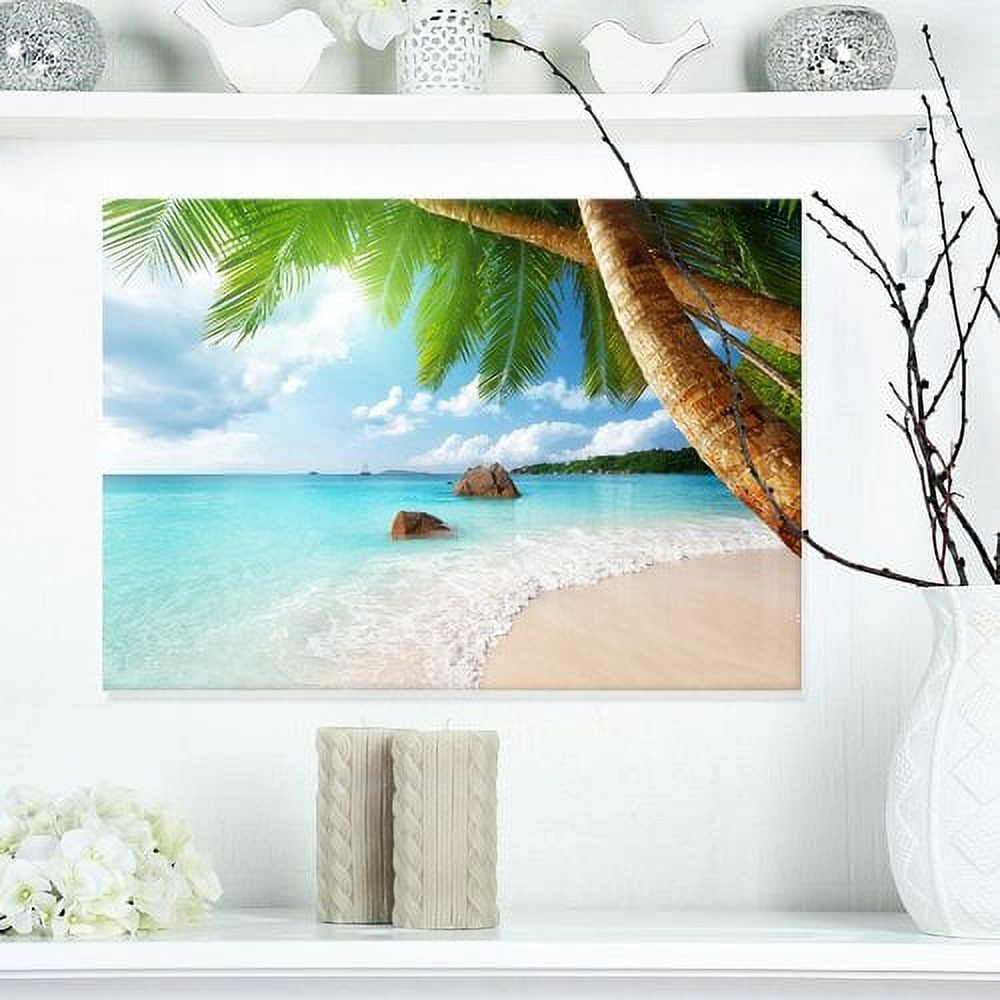 Designart 'Praslin Island Seychelles Beach ' Seashore Photo Canvas Print