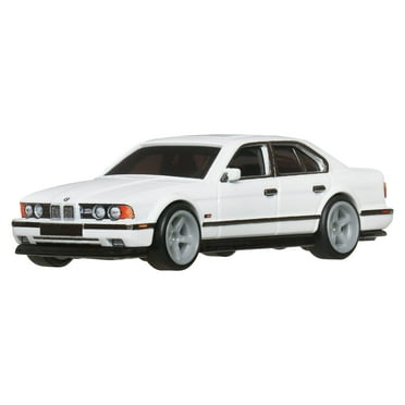 Hot Wheels Boulevard Vehicle, 1 Premium 1:64 Scale Car, Toy for Collectors