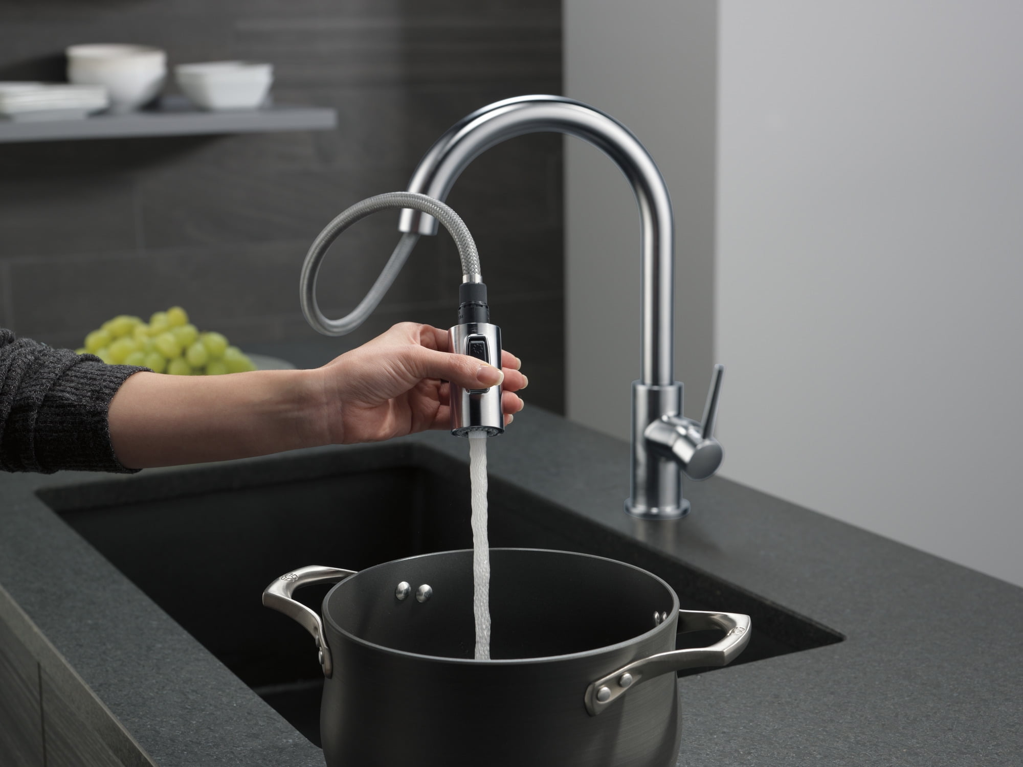 Delta Trinsic Single Handle Pull-Down Kitchen Faucet in Arctic Stainless 9159-AR-DST