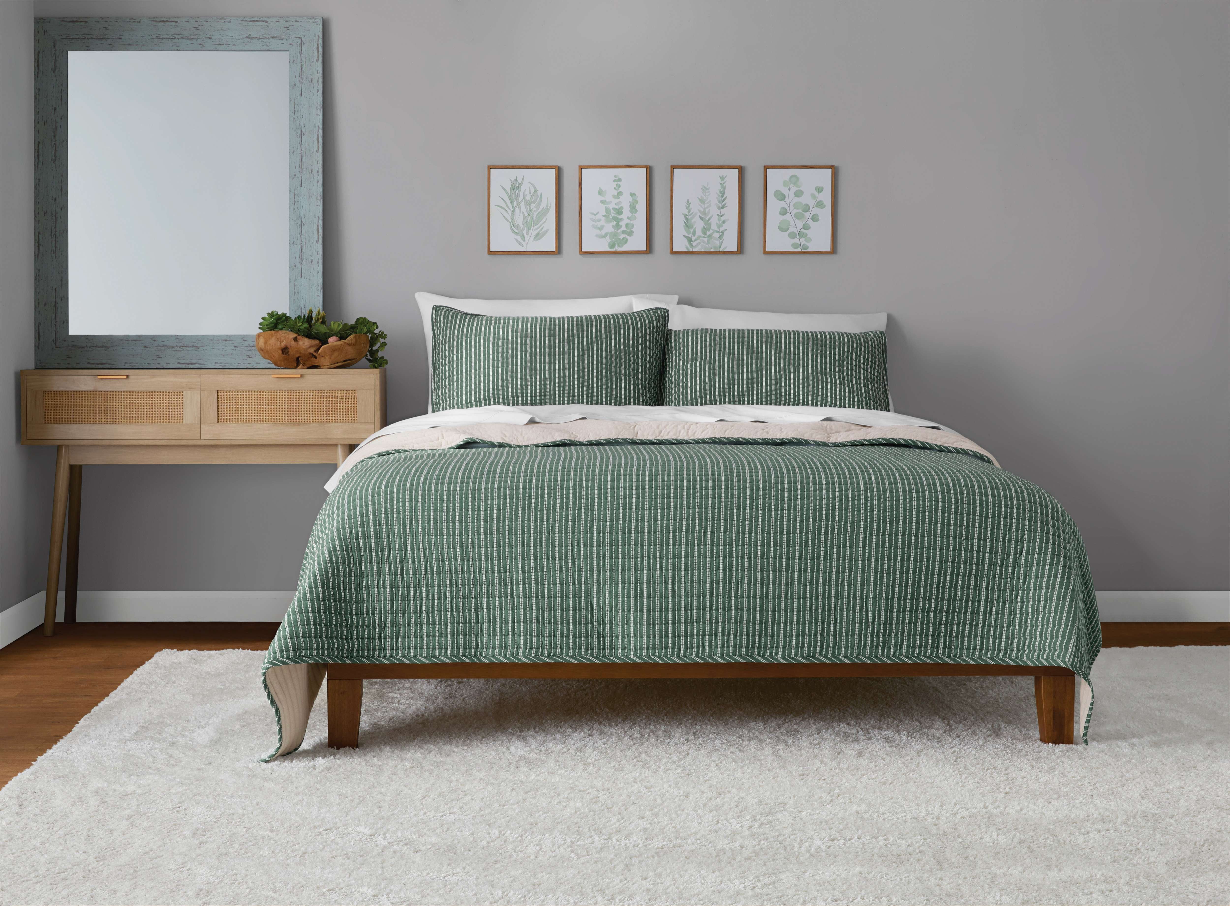 Mainstays Jersey Quilt Bedding Green Striped Cotton, Polyester Jersey Knitted Weave, King - Reversible, Breathable