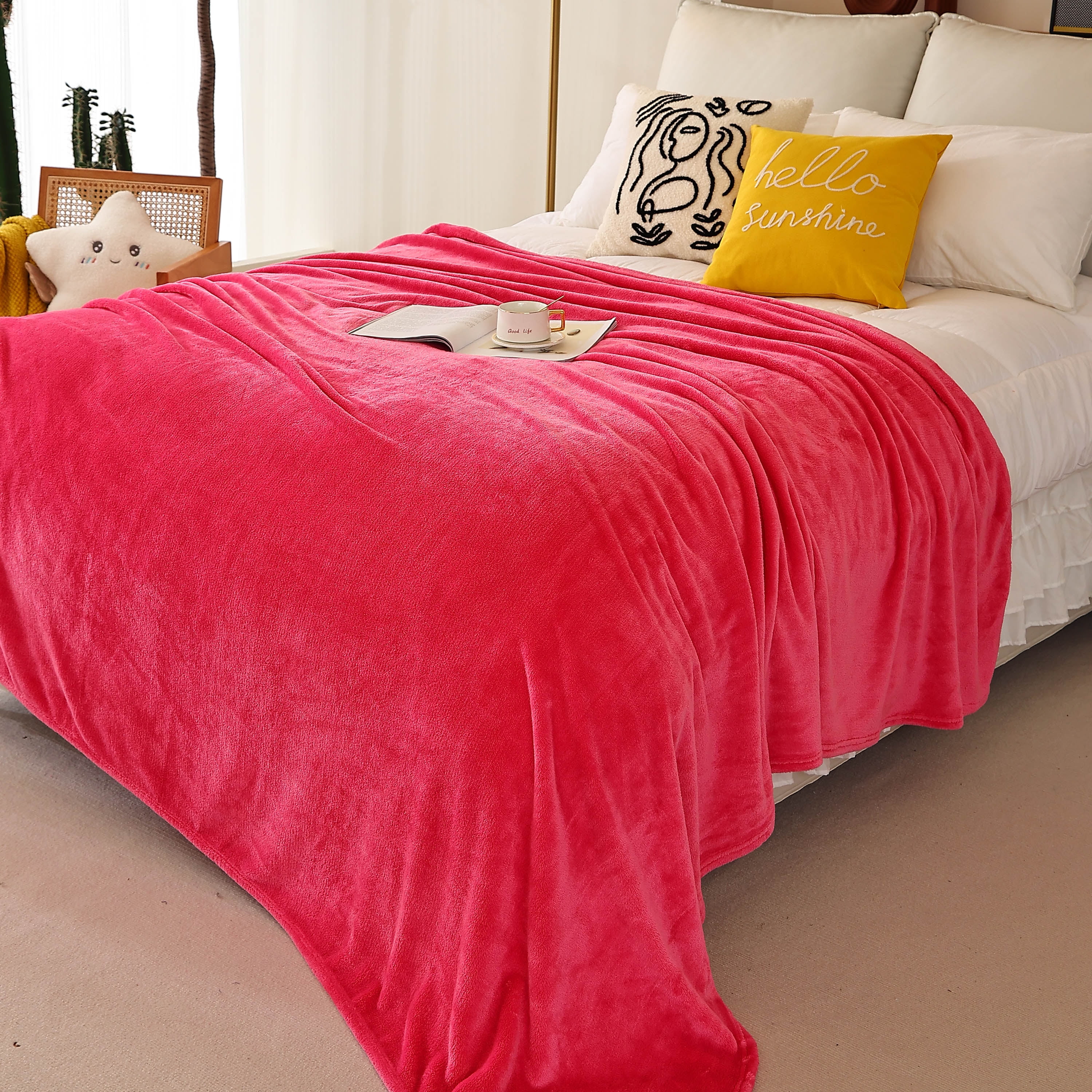 Fleece Bed Blanket King Size 104x90 inches Super Soft Fluffy Fuzzy Plush Blanket Geometric Pattern Cozy Microfiber Flannel Blankets