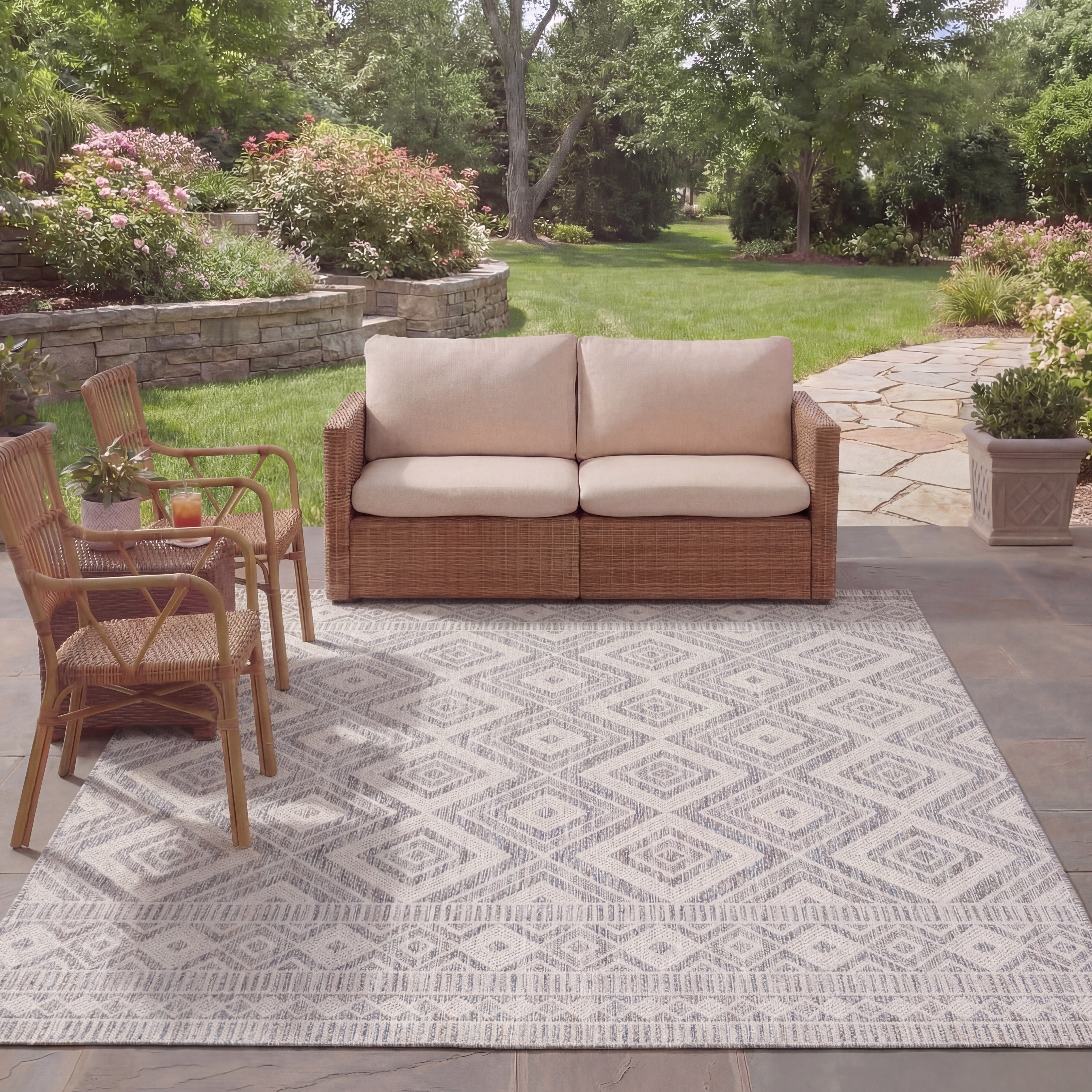 SAFAVIEH Courtyard Wyatt Geometric Indoor/Outdoor Area Rug, Ivory Blue/Beige, 5'3" x 7'7"