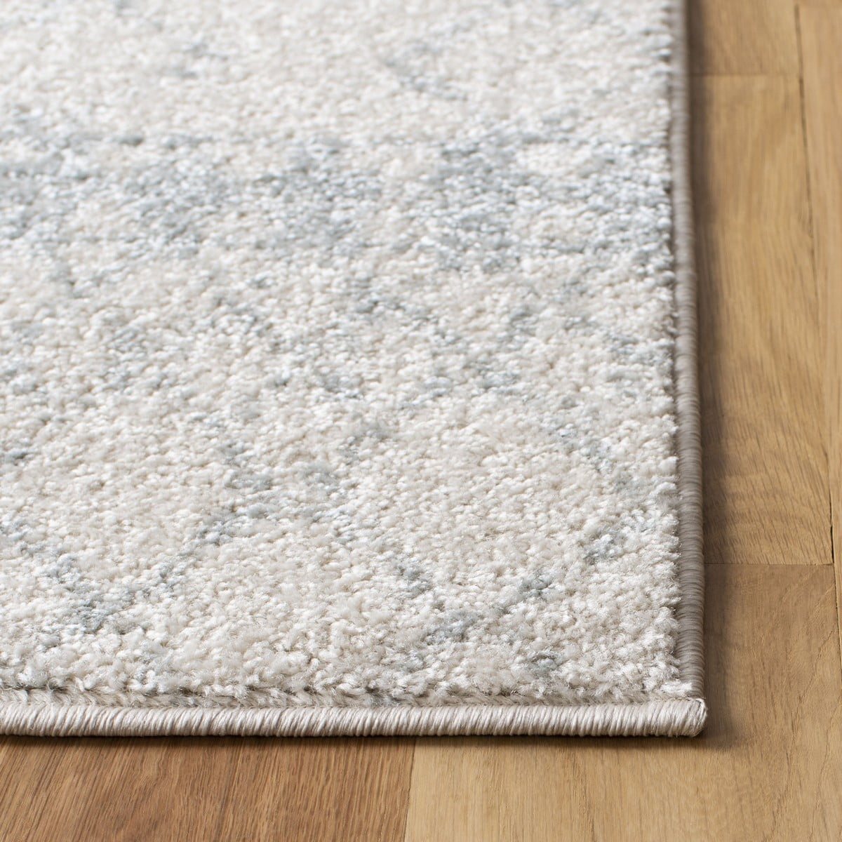 SAFAVIEH Tulum Coriander Moroccan Geometric Area Rug, 4' x 6', Ivory/Light Grey