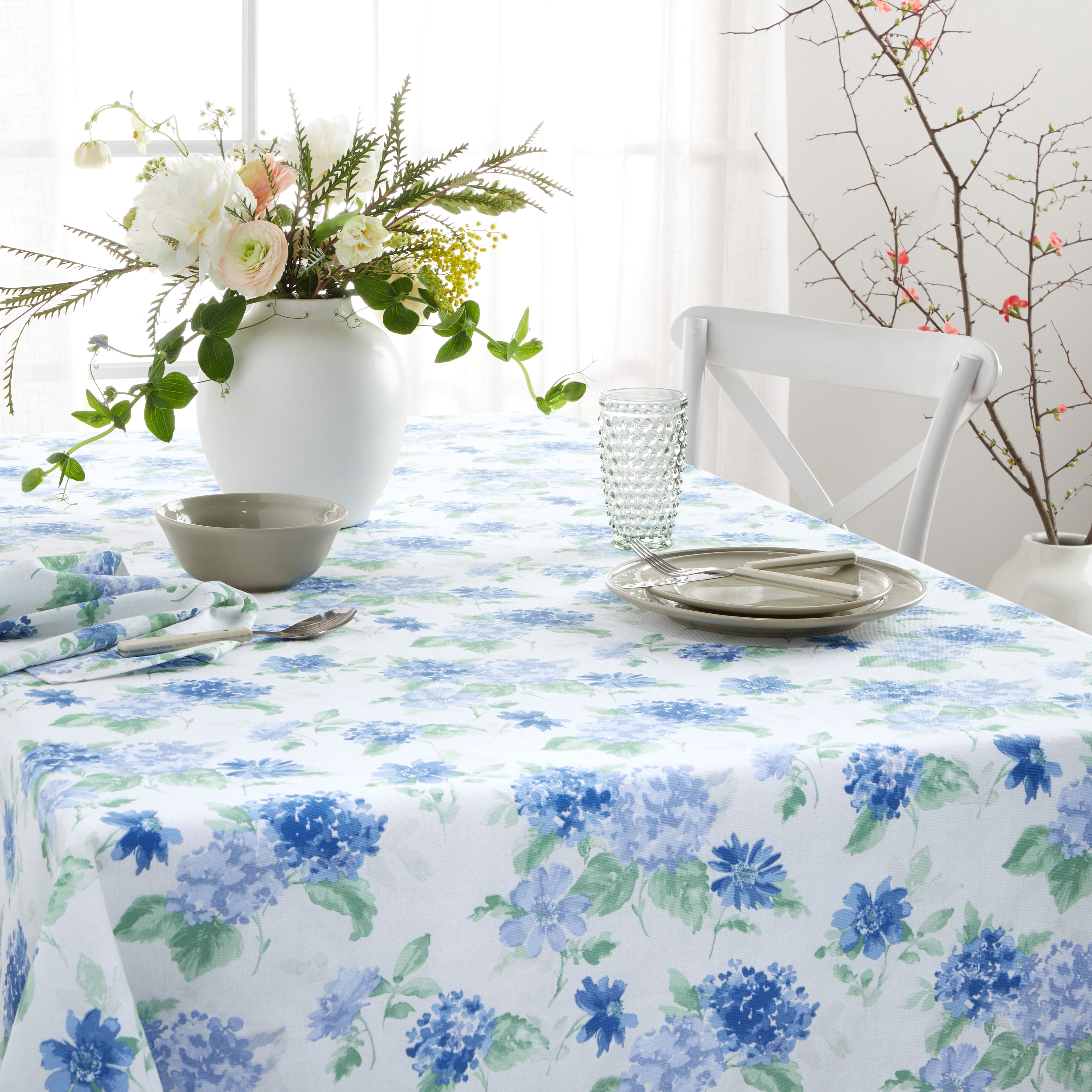 Martha Stewart Amber Floral Fabric Tablecloth Single Pack, Blue/Green, 60"x84"