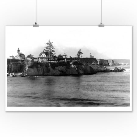 Oregon - Oregon Coast Hwy View of Coos Bay Light House (9x12 Art Print, Wall Decor Travel Poster ...