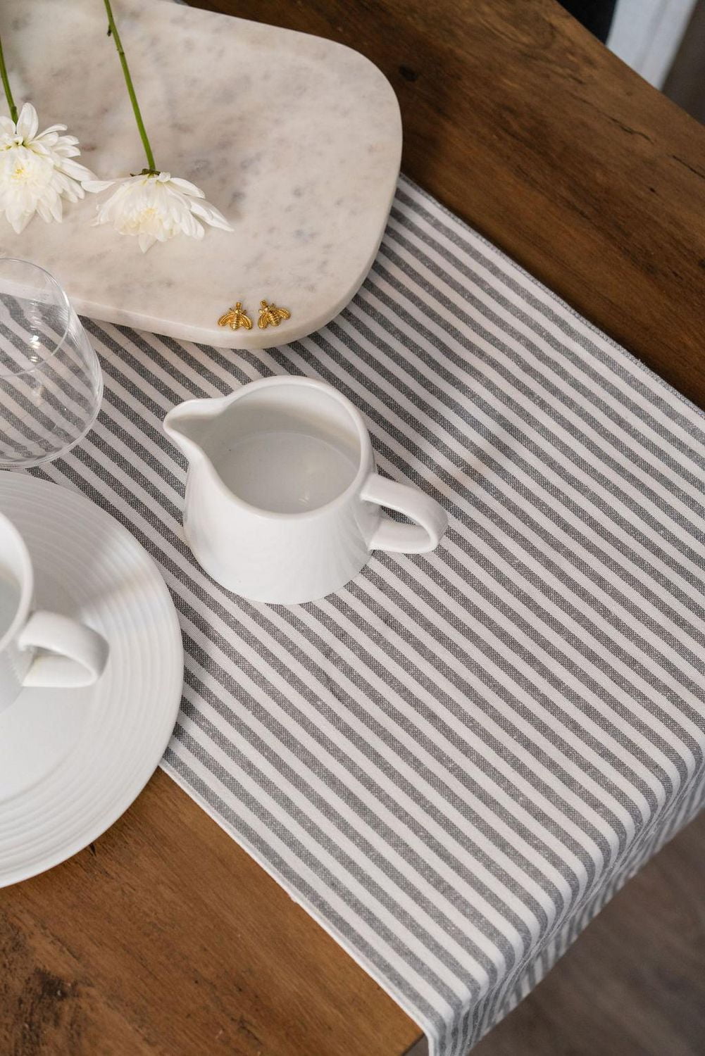 Améliorez votre expérience culinaire avec le tapis de couloir à rayures Bistro de Fabstyles.