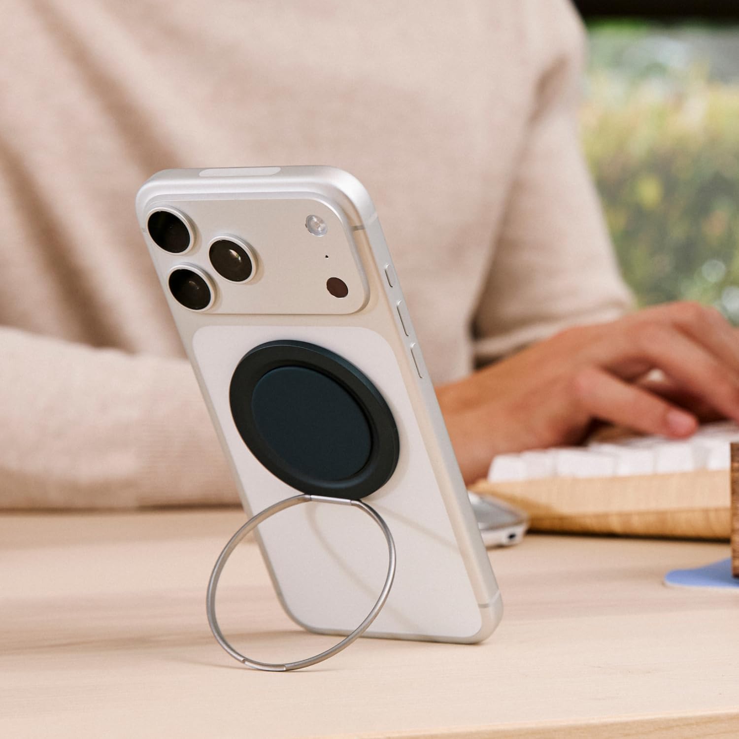 PopSockets Low-Pro Grip with MagSafe, Black photo 4