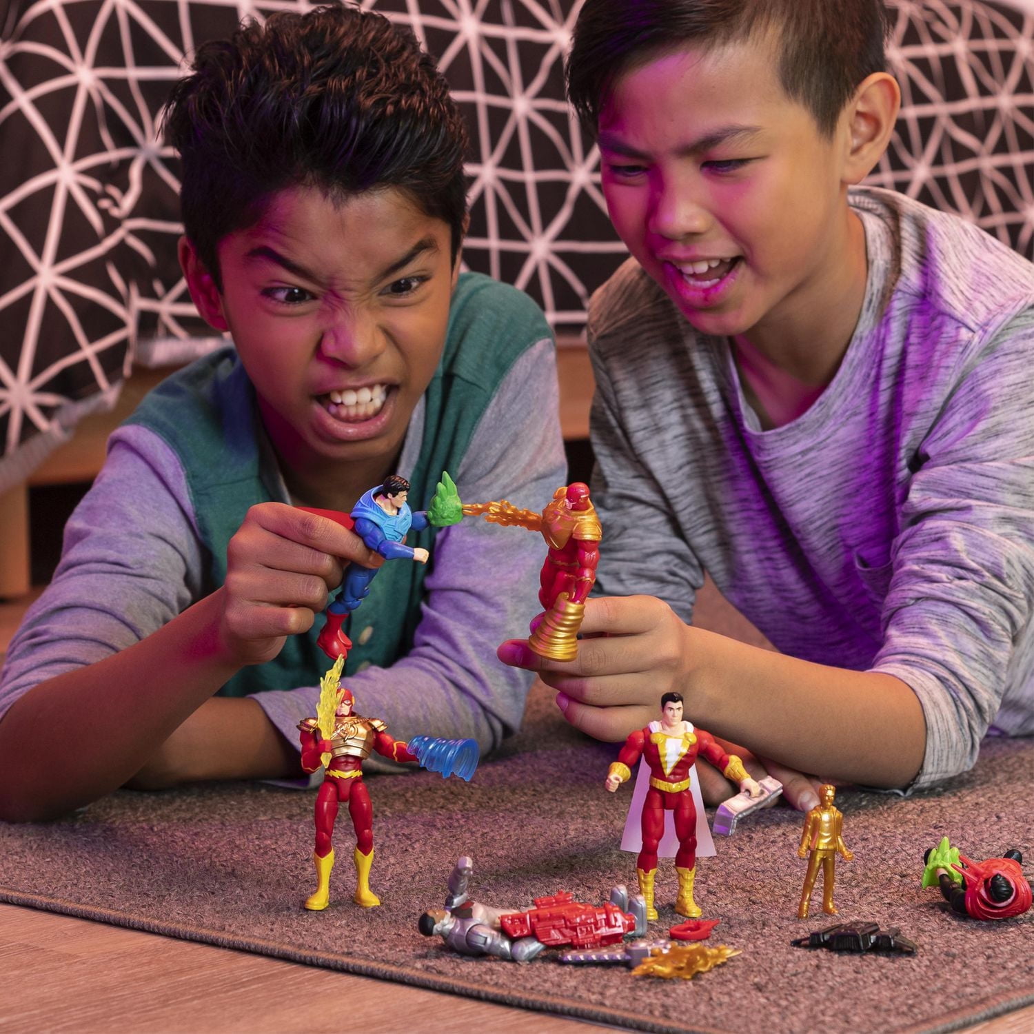 DC Comics, 4-Inch THE FLASH Action Figure with 3 Mystery Accessories, Adventure 2