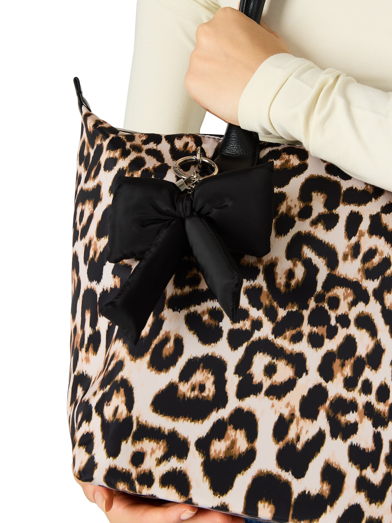 No Boundaries Stylish Everyday Tote Bag – Natural Leopard Print