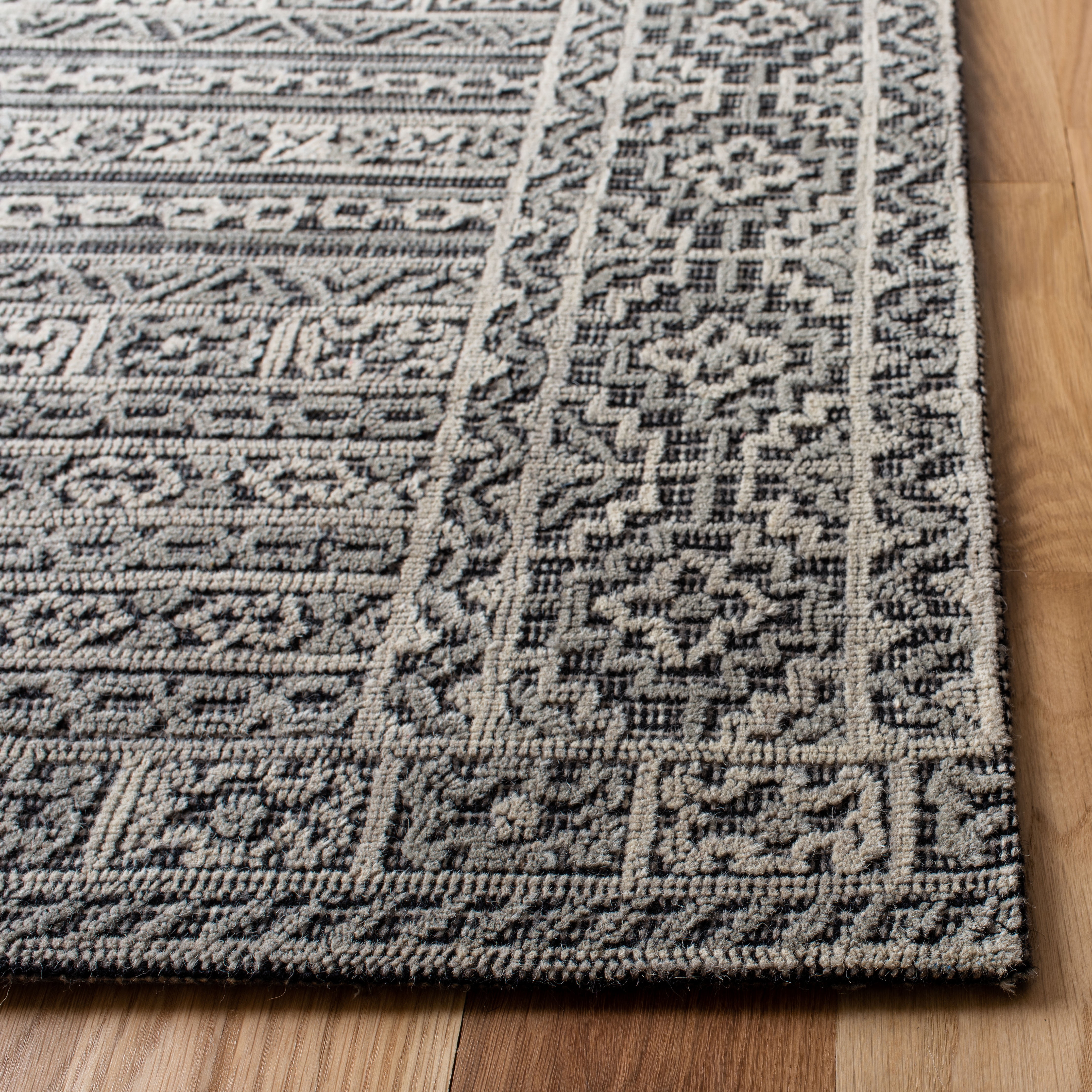 Safavieh Abstract Massimiliano Southwestern Area Rug
