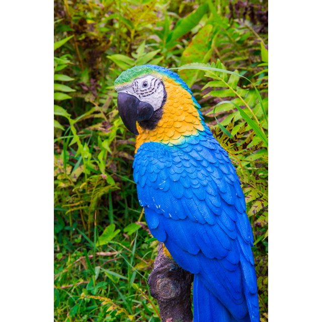 Estatua de Loro Azul y Amarillo Hi-Line Gift Ltd