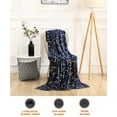 thumbnail image 3 of Manta Elegant Comfort de terciopelo con estampado navideño de 127 x 152 cm, 3 of 8