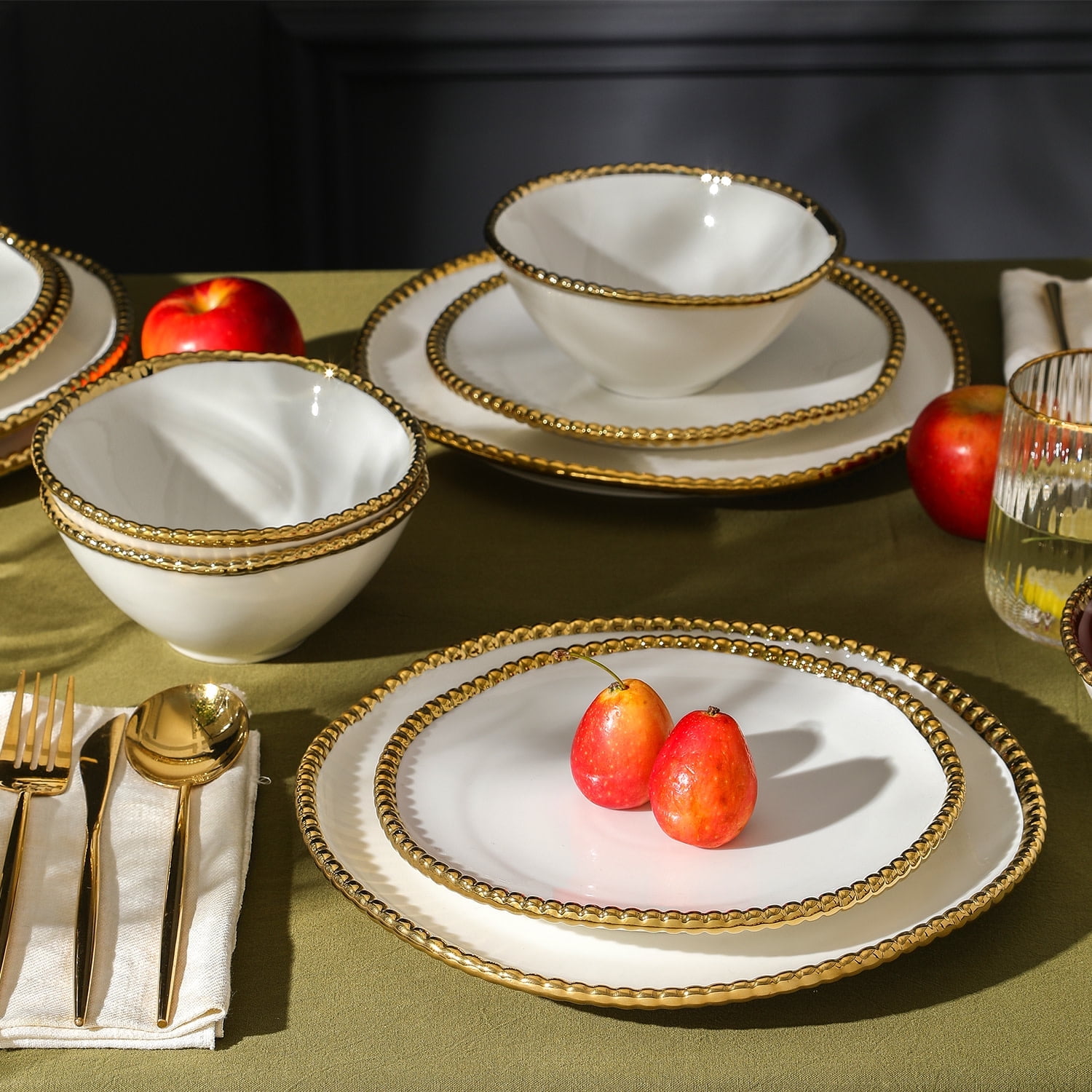 Lenox Butterfly Meadow 18-Pc Porcelain Dinnerware Set (Service for