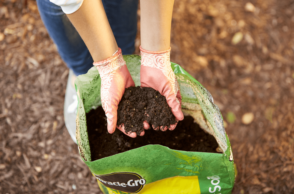 Miracle Gro Garden Soil All Purpose 0 75 Cu Ft For In Ground Use Walmart Com Walmart Com