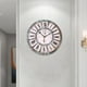 thumbnail image 3 of Reloj de pared de madera grande, funciona con pilas, sin tictac, para dormitorio y hogar. números romanos, 3 of 6