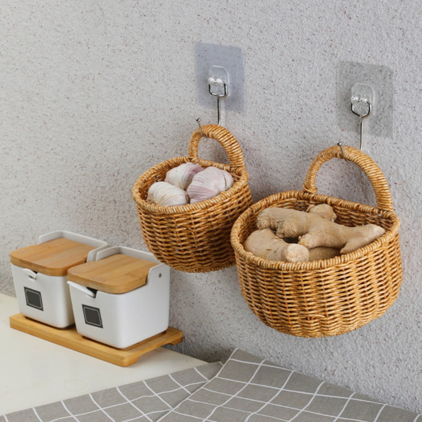 Handwoven Kitchen Storage Basket, Hand-woven Rattan Wall Hanging Storage Basket, Small Decorative Baskets Farmhouse Rattan Flower Bin Kitchen Wall Mount Organizer for Ginger Garlic, 6.69x5.11x5.9"