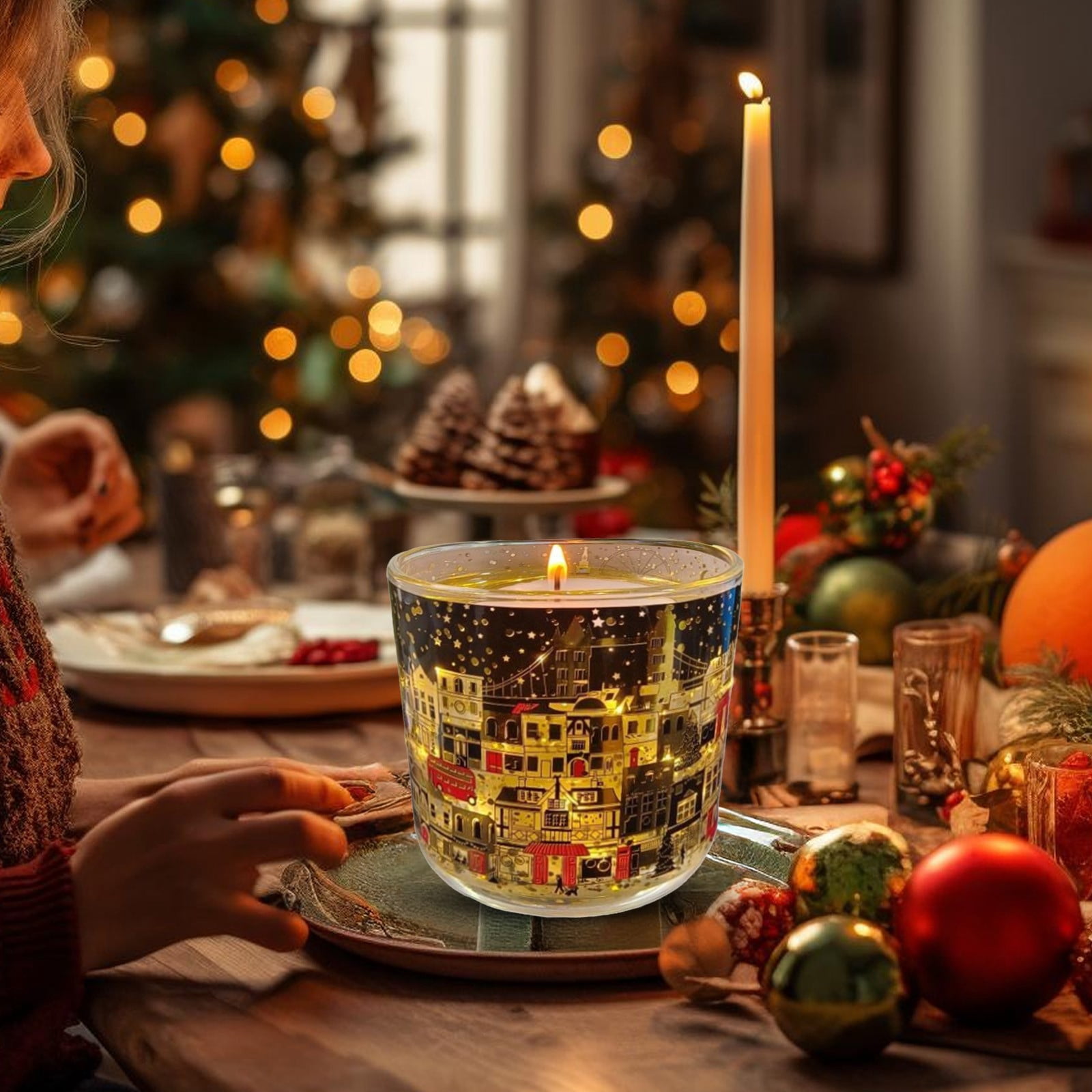 Hometravel Christmas Scented Candle Gift, Glass Jar with Light Sensor and Heat Reactive Wax, London Street Design for Home, Xmas Tree, Women's Present
