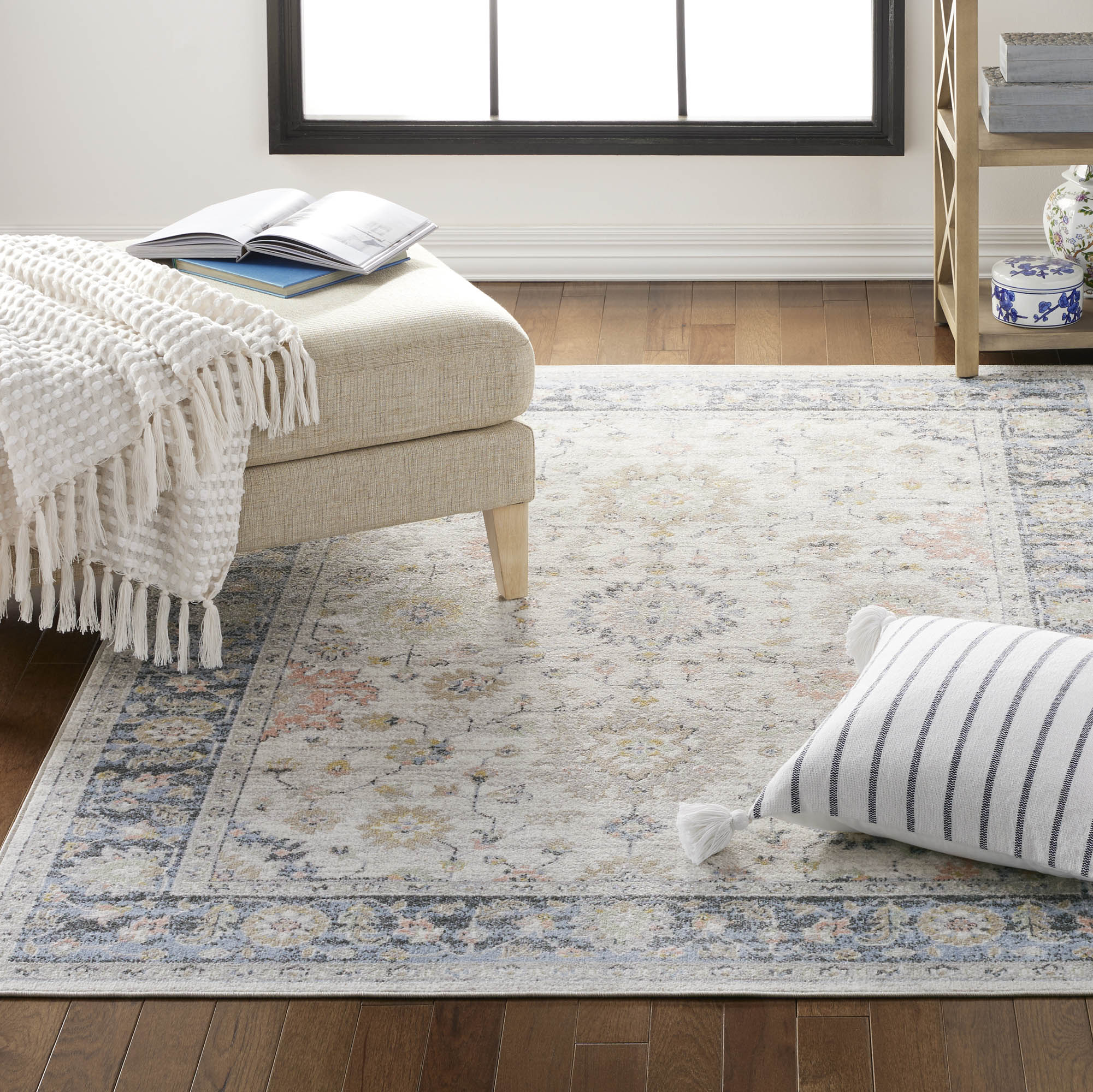 Everwash Treasure Lina Traditional Medallion Machine Washable Indoor Area Rug, Ivory/Blue, 5'2"x7'2"