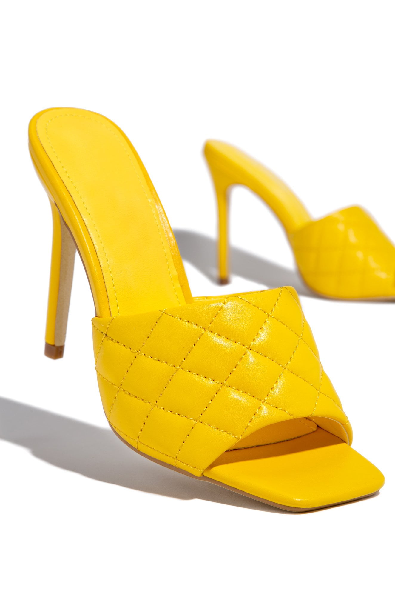 cape robbin yellow heels
