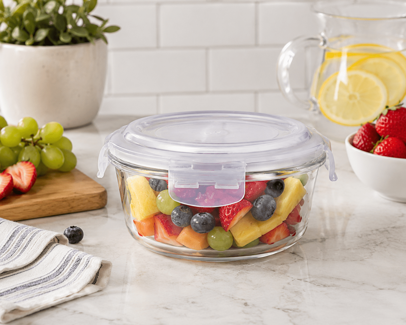 Con-Tact Round Borosilicate Glass Container with Opaque Latch 4.0c